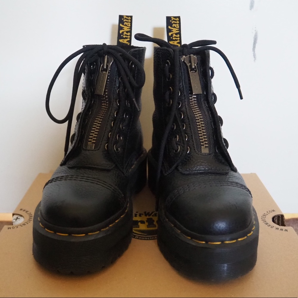 Dr. Marten Sinclair Platform US6
